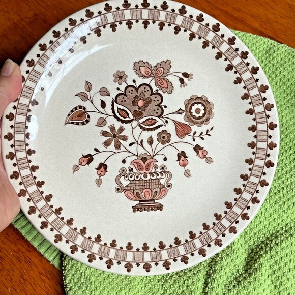 Johnson Brothers Salad Plate 8" Old Granite Jamestown Brown Retired - Picture 6 of 7